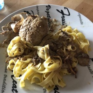 Paupiettes de veau, crème de châtaignes et girolles